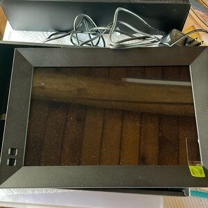 Nixplay Digital Photo Frame